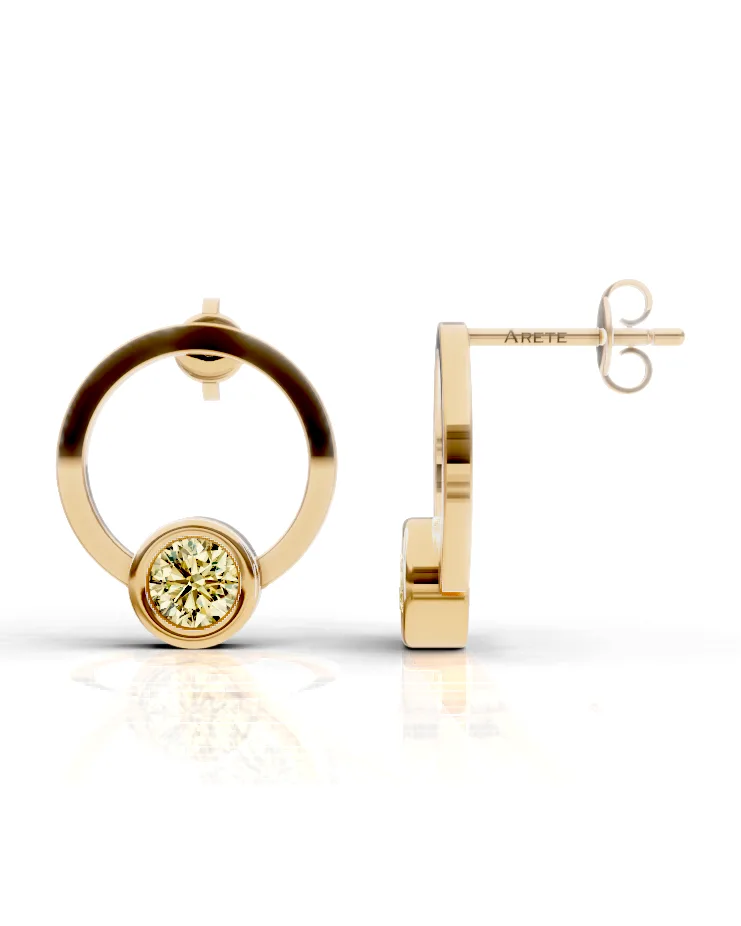 Pecky s otevřeným kruhem a výrazným kamenem
